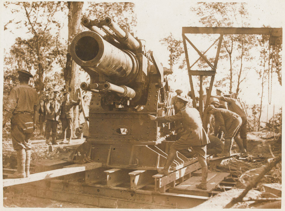 A-15-inch-howitzer-being-prepared-for-action-on-the-Somme-1-July-1916