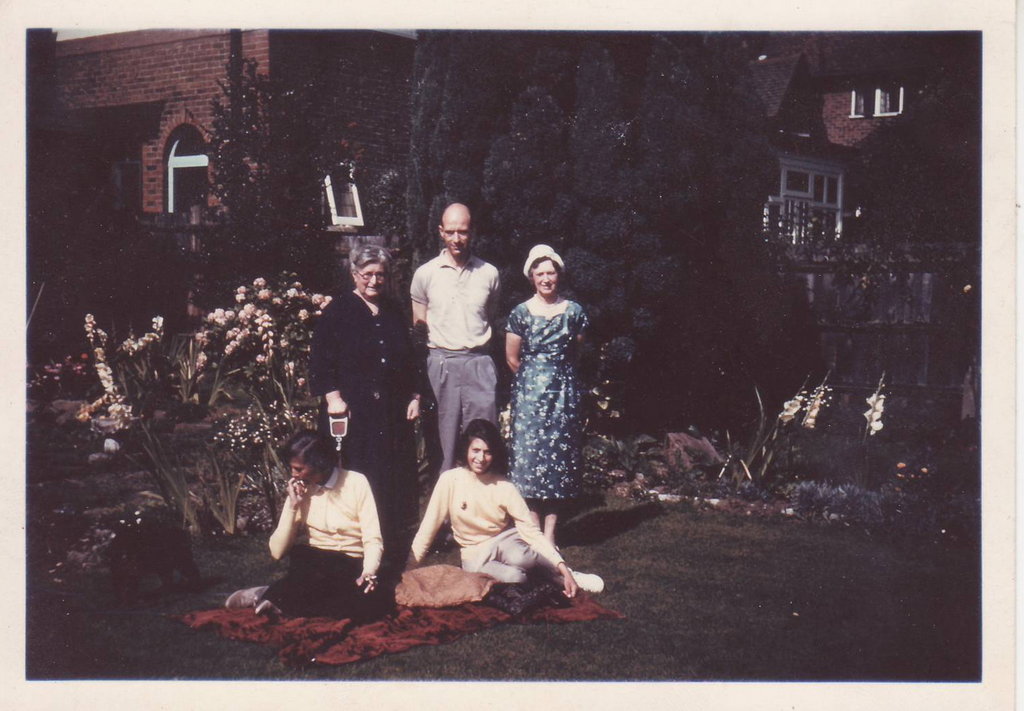 Elsie John Jane-Gregory Margot Penny Squire, Esher