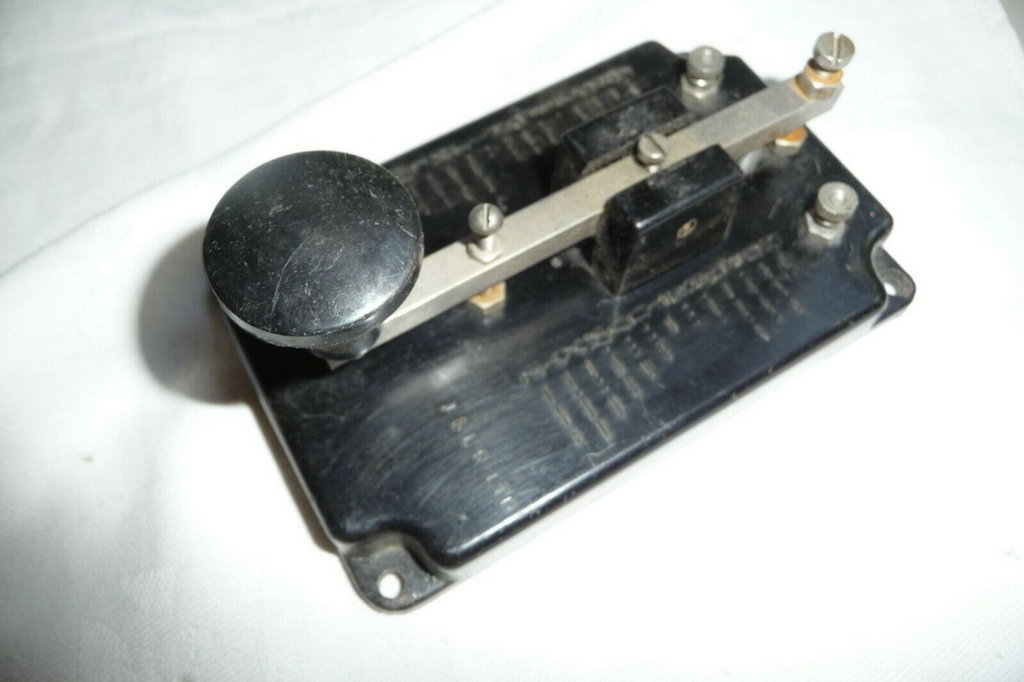 Morse code key