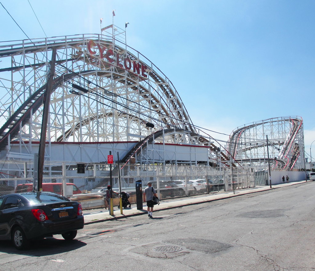 Cyclone Roller Coaster, New York