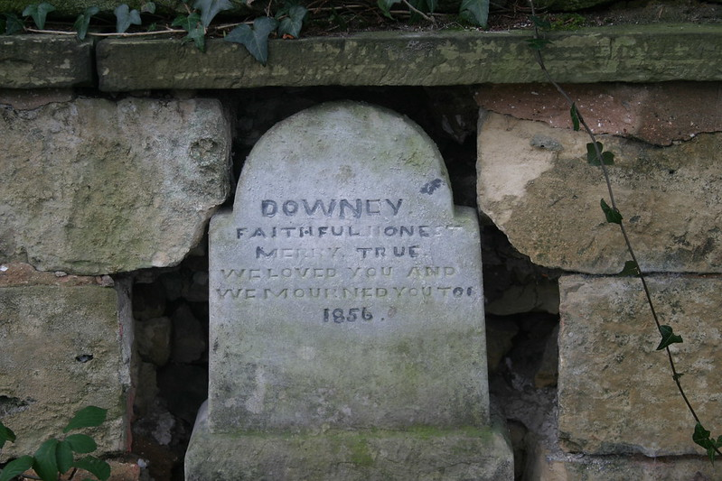 Dog's Grave, Parlington