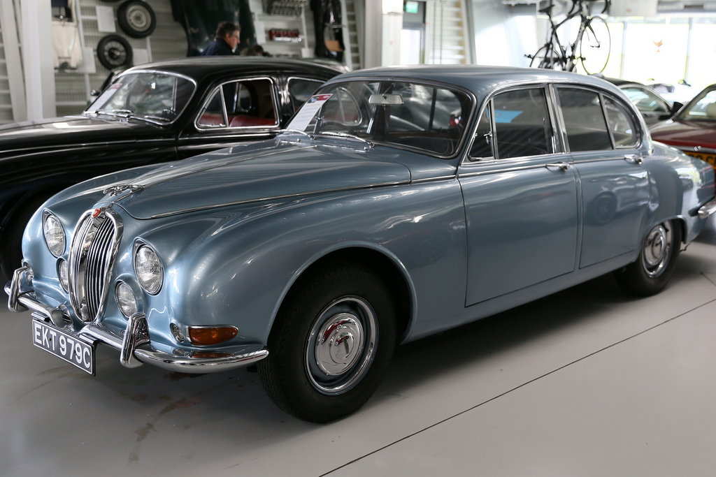 Jaguar Saloons (1945-1967)